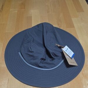 Patagonia Brimmer Sun Hat in Dark Gray with Blue Tag